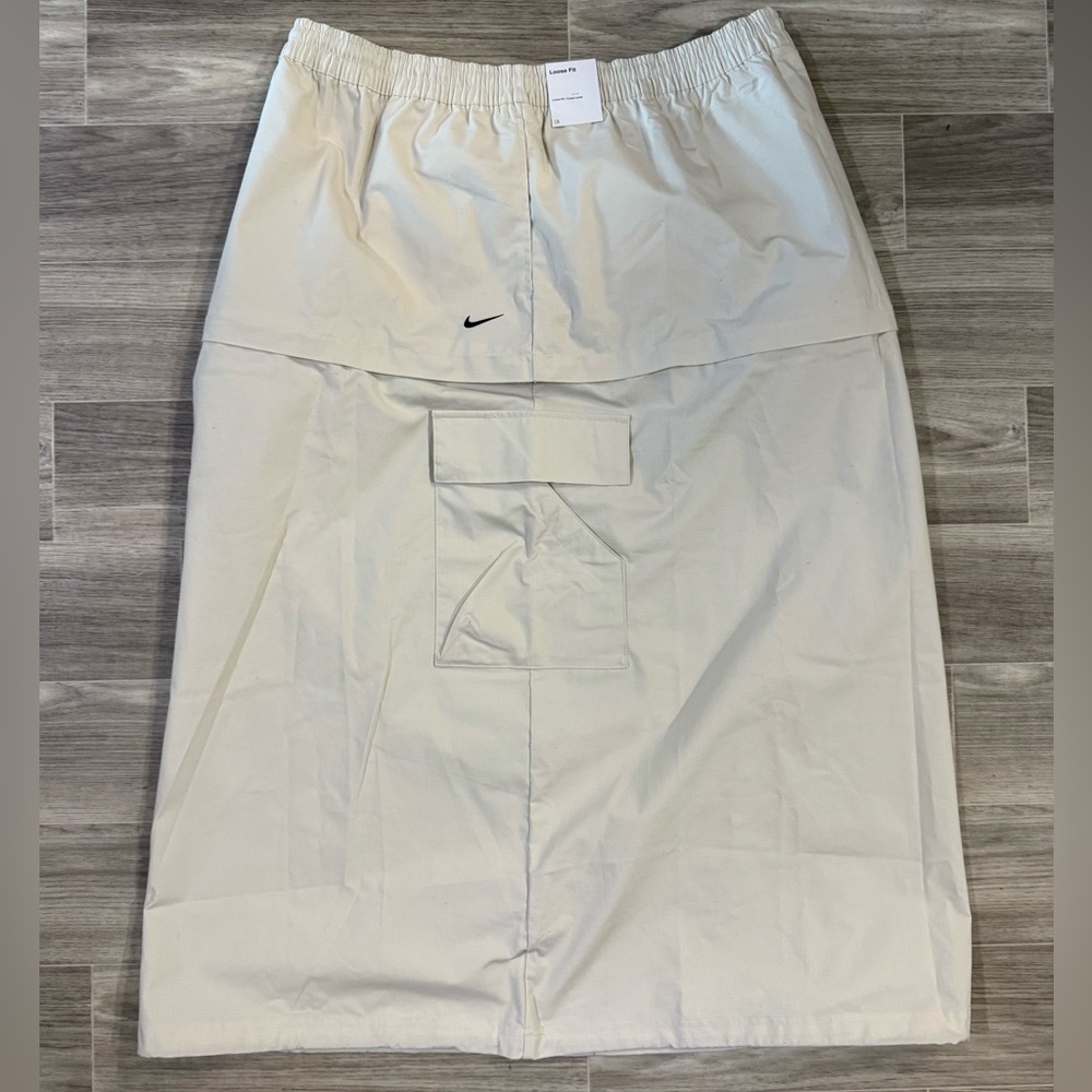 Nike Sportswear Essentials Mid-rise Convertible Cargo Maxi-Mini Skirt - Picture 7 of 15